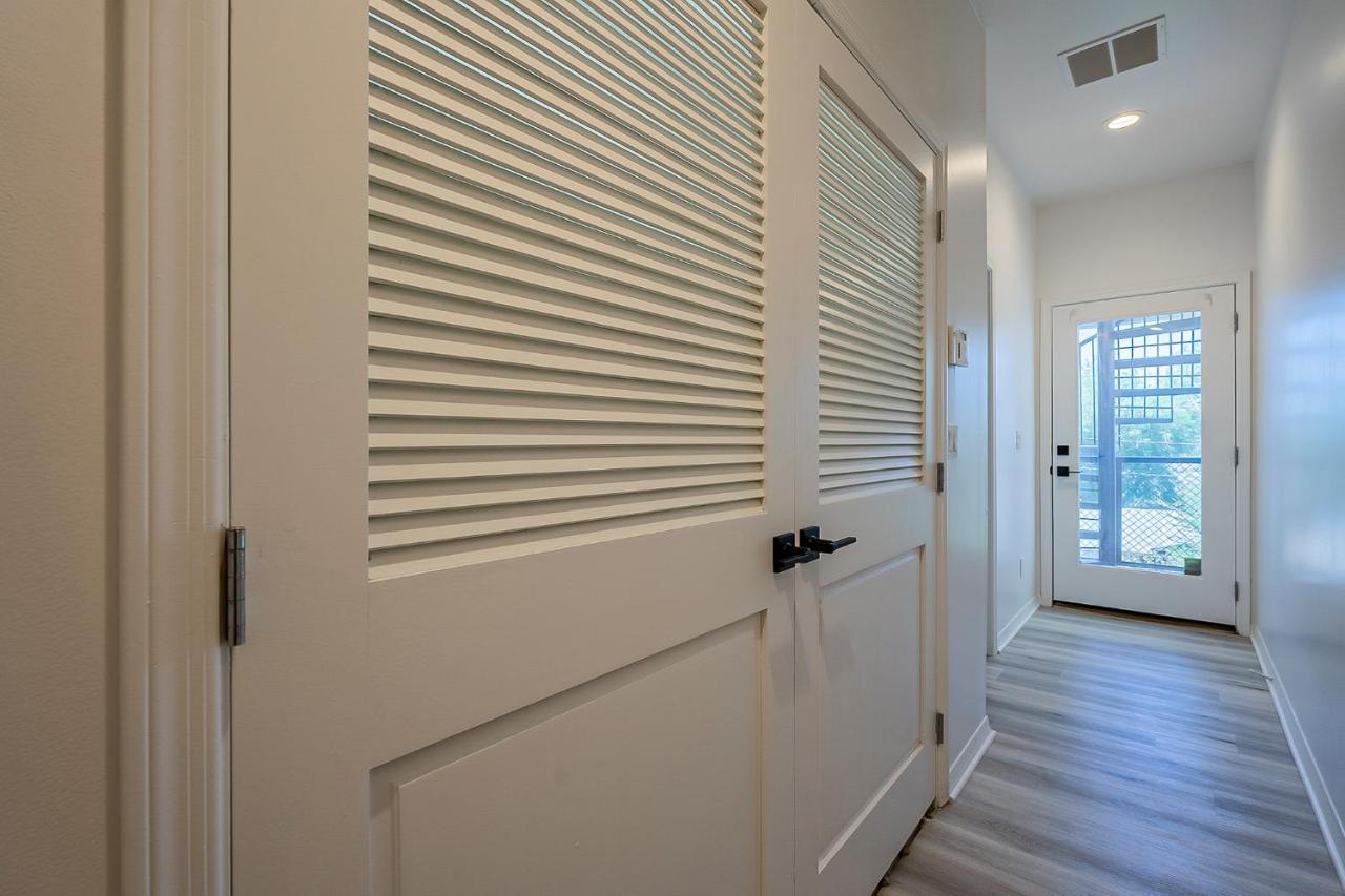 Modern 3 Bed - 3 Bath Townhouse W/ Rooftop Deck * Phoenix