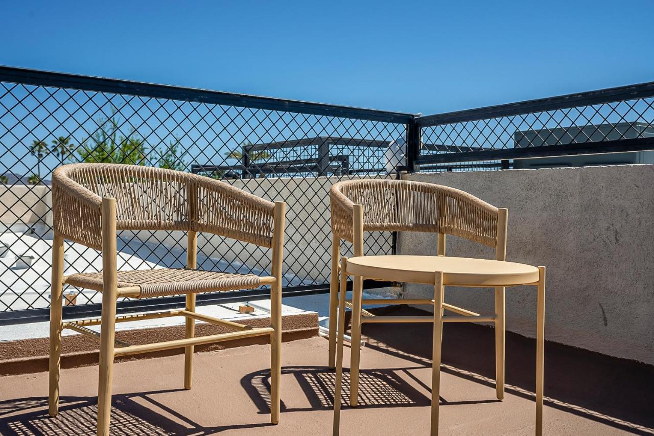 Modern 3 Bed - 3 Bath Townhouse W/ Rooftop Deck